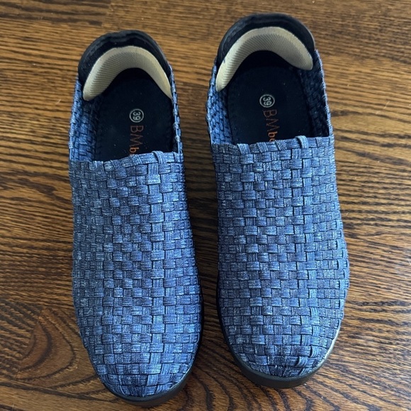 bernie mev. Shoes - Bernie Mev navy denim tone woven elastic slip on wedge shoes. Size 39 (8).